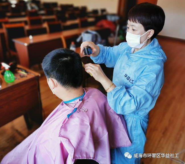 爱心义剪、情暖“疫”线--社工服务走进孙家疃街道