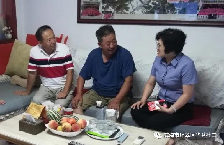 庆“八一”慰问退役军人，听老兵讲革命故事